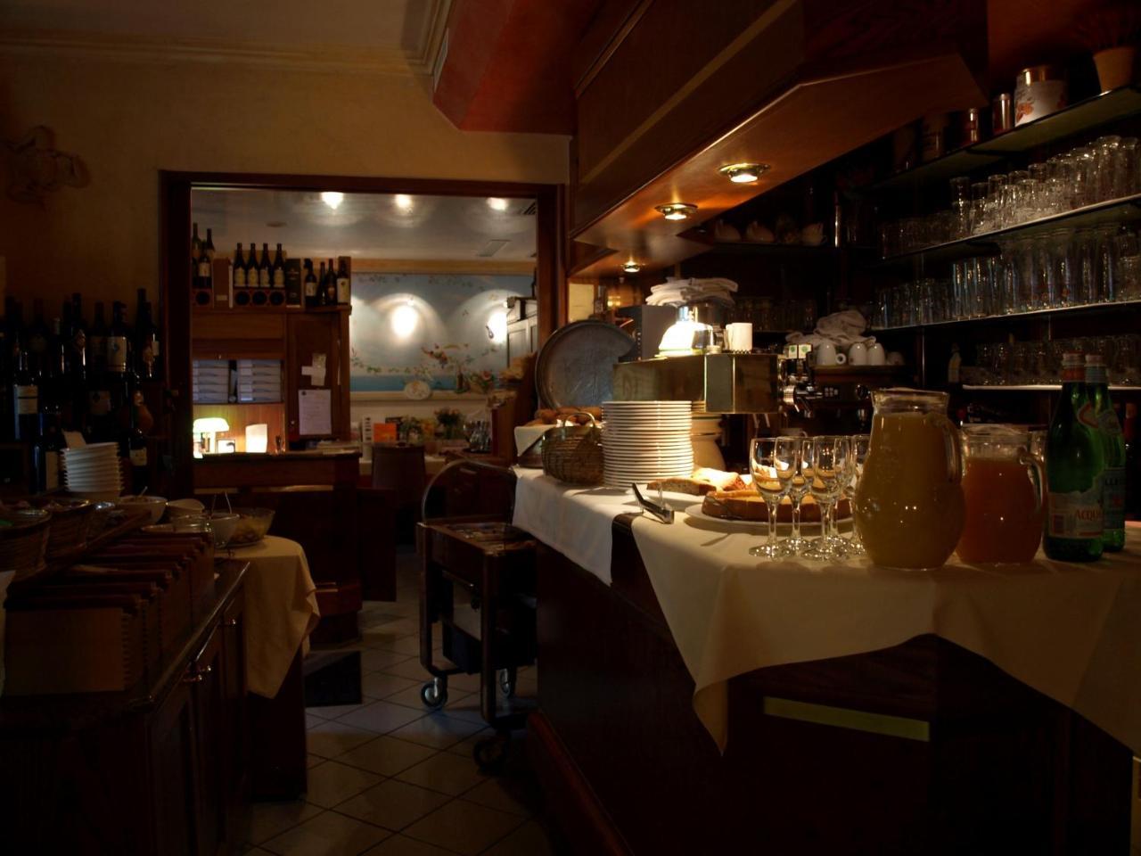 Hotel Ristorante La Terrazza Planegg Exterior photo